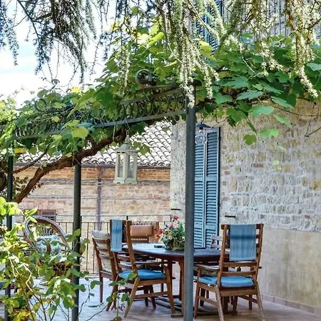 Casa Laici